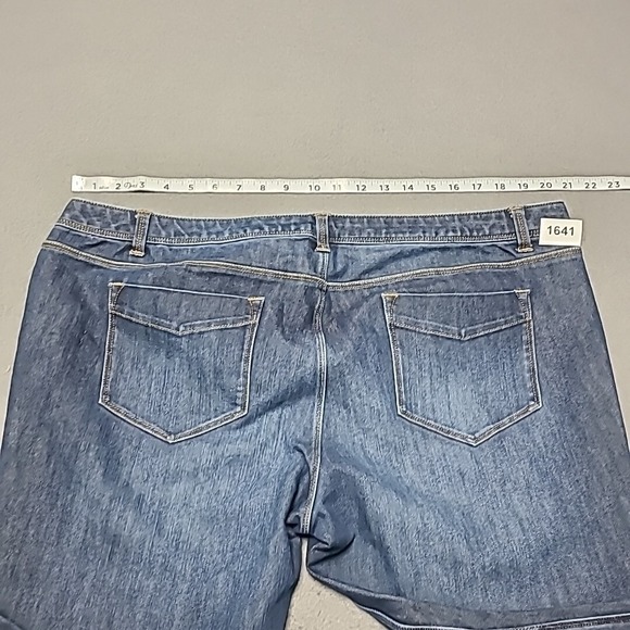 Lands End Womens 18P Blue Wash Denim Jeans Straight Leg Pants - Picture 10 of 11